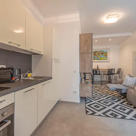 Modern With Terrace * Verona