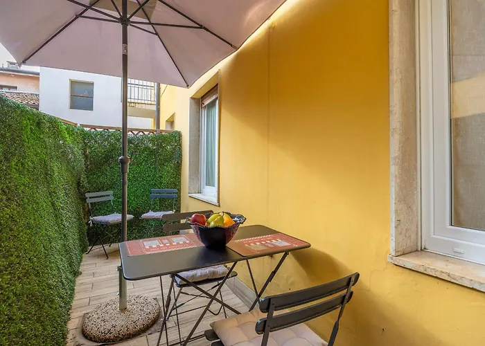 דירה Modern With Terrace ורונה