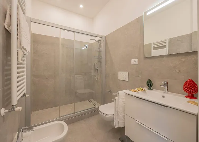 דירה Modern With Terrace
