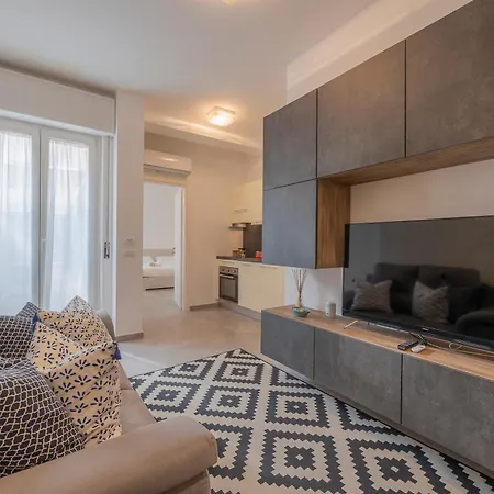 Appartement Modern With Terrace Verona