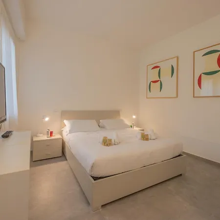 Modern With Terrace * Verona