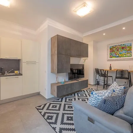 Appartement Modern With Terrace Verona